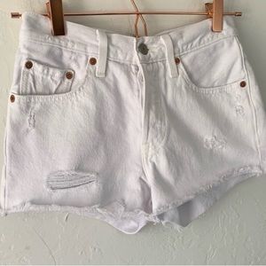 Levi’s | White 501 Shorts